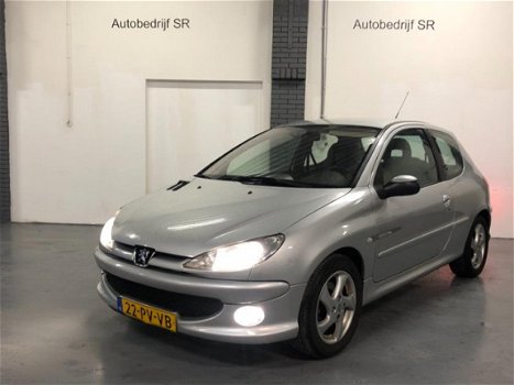 Peugeot 206 - 1.4-16V Quiksilver Airco Nwe Koppeling NAP Nette auto - 1