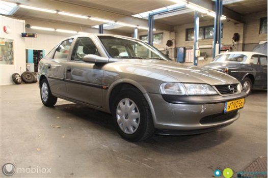 Opel Vectra - 1.8i-16V GL - 1