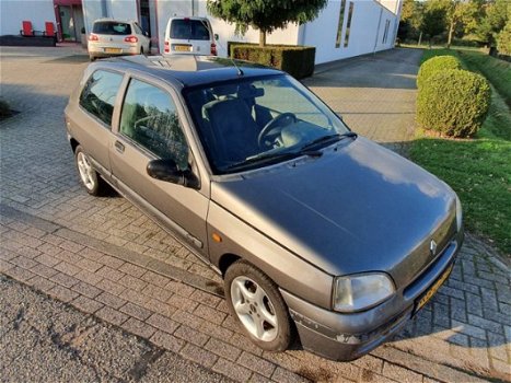 Renault Clio - RN 1.9 D - 1