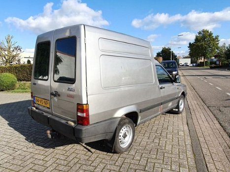 Fiat Fiorino - FIORINO 1.7 TD VAN 3e Versnelling niet goed - 1