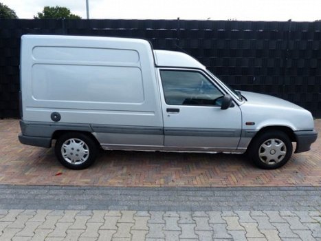 Renault Express - 1.4 RN AUTOMAAT - ROLSTOELVERVOER - 1