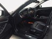 BMW 5-serie Touring - 523i Executive Leder , Navigatie , Parkeersensoren - 1 - Thumbnail
