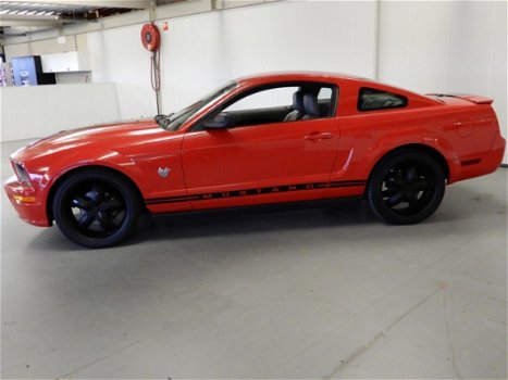 Ford Mustang - USA 4.0 V6 45 Years Edition - 1