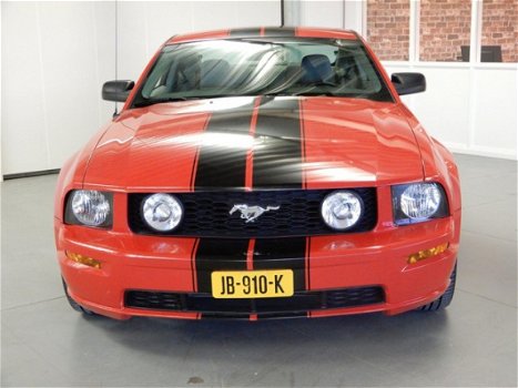 Ford Mustang - USA 4.0 V6 45 Years Edition - 1