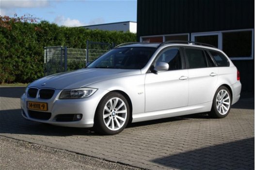 BMW 3-serie Touring - 320i Business Line Superstrakke 320i - 1