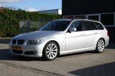 BMW 3-serie Touring - 320i Business Line Superstrakke 320i