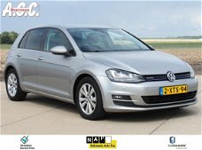 Volkswagen Golf - 1.6 TDi Highline Xenon Park Assist Navi