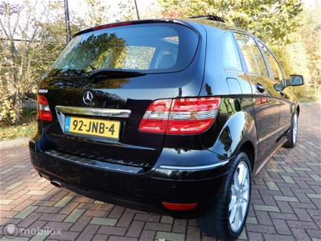 Mercedes-Benz B-klasse - 180 BlueEFFICIENCY Business CLass PANORAMADAK/HALF LEDER/ETC - 1