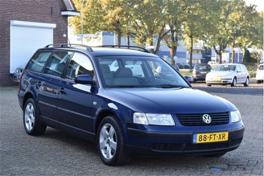 Volkswagen Passat Variant - 2.3 V5 Clima Cruise 110kW Nwe APK - 1