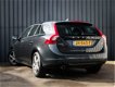 Volvo V60 - 2.4 D5, Momentum, Navigatie, Dealer Onderhouden, NL-Auto - 1 - Thumbnail