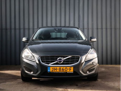 Volvo V60 - 2.4 D5, Momentum, Navigatie, Dealer Onderhouden, NL-Auto - 1