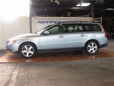 Volvo V70 - 2.5T Kinetic Leer