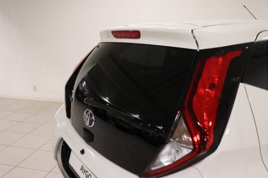 Toyota Aygo - 1.0 VVT-i X-Joy, NIEUW, Carplay, Gratis 5 Jaar Fabrieksgarantie & Onderhoud - 1