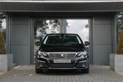 Peugeot 308 - 1.2 130 pk Allure | Navigatie | PDC v/a | Panoramadak - 1