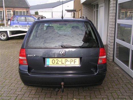 Volkswagen Golf Variant - 1.6 77KW Trendline - 1