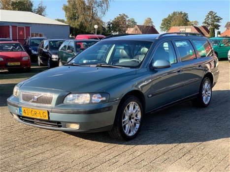 Volvo V70 - 2.4 T AWD Gtr. C.L. Peter Mulder JR Emmer-Compascuum - 1