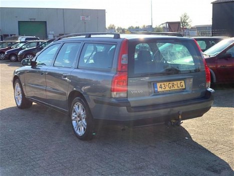 Volvo V70 - 2.4 T AWD Gtr. C.L. Peter Mulder JR Emmer-Compascuum - 1