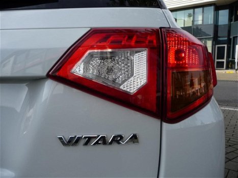 Suzuki Vitara - 1.6 High Executive Opendak, Airco, Carkit, Navigatie - 1