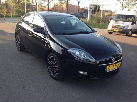 Fiat Bravo - Street 1.4 Turbo 120 PK Mooie auto, Zwart metallic met lederbekleding en stoelverwarmin - 1