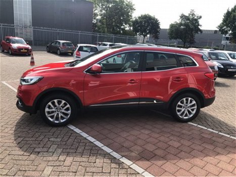 Renault Kadjar - 1.2 TCe Intens Panoramadak, navigatie, camera, PDC voor en achter, half leder, 1e p - 1