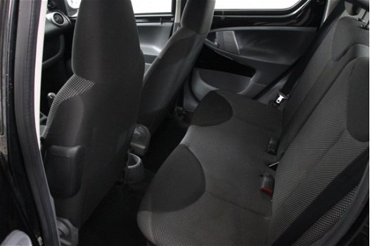 Toyota Aygo - 1.0-12V Comfort 5-DRS Nieuwe koppeling (Airco) - 1
