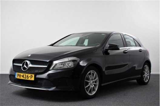 Mercedes-Benz A-klasse - 180 Aut. 7-DCT Ambition Urban (A-C/NAV/PDC/LMV 17) - 1