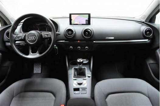 Audi A3 Sportback - (J) 1.6 TDI Business [ Navi Xenon Nw-model ] - 1
