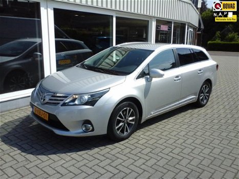 Toyota Avensis Wagon - 1.8 VVTi Business Navigatie/Cruise/Trekhaak/Parkeersensoren - 1