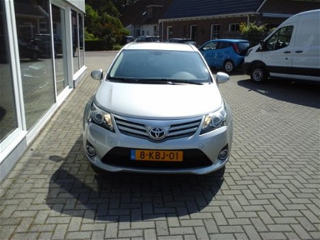 Toyota Avensis Wagon - 1.8 VVTi Business Navigatie/Cruise/Trekhaak/Parkeersensoren - 1