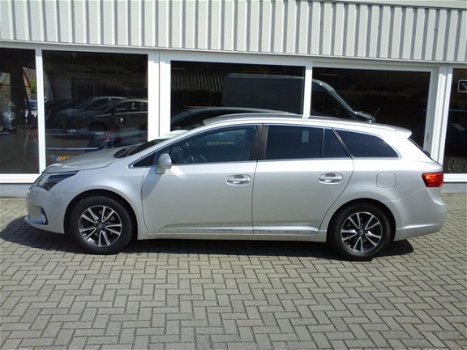 Toyota Avensis Wagon - 1.8 VVTi Business Navigatie/Cruise/Trekhaak/Parkeersensoren - 1