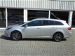 Toyota Avensis Wagon - 1.8 VVTi Business Navigatie/Cruise/Trekhaak/Parkeersensoren - 1 - Thumbnail