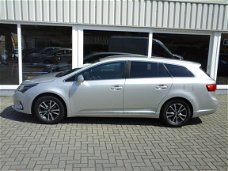 Toyota Avensis Wagon - 1.8 VVTi Business Navigatie/Cruise/Trekhaak/Parkeersensoren