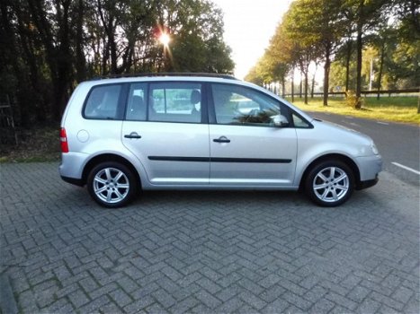 Volkswagen Touran - 1.6 Athene Groot Navigatie , Ac, zeer netjes - 1