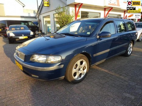 Volvo V70 - 2.4 Comfort Line - 1