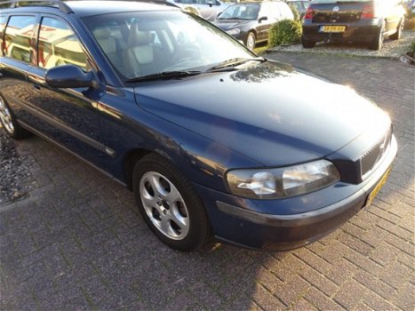 Volvo V70 - 2.4 Comfort Line - 1