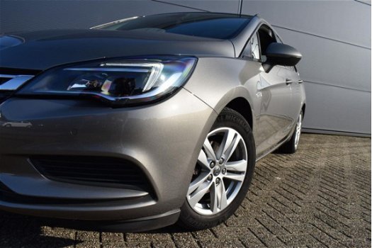 Opel Astra - 1.6CDTI 110PK BUSINESS+ NAVI/CAMERA - 1