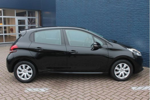 Peugeot 208 - 5drs 1.2 PureTech Blue Lease | Navigatie | Airco | Bluetooth | - 1