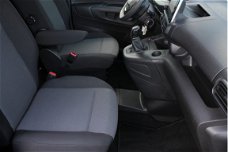 Peugeot Partner - 1.6 BlueHDI 100pk Asphalt | Navigatie | Camera | Lichtmetaal