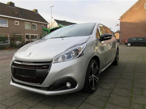 Peugeot 208 - 1.2 Puretech 110pk 5D EAT6 GT-Line - 1