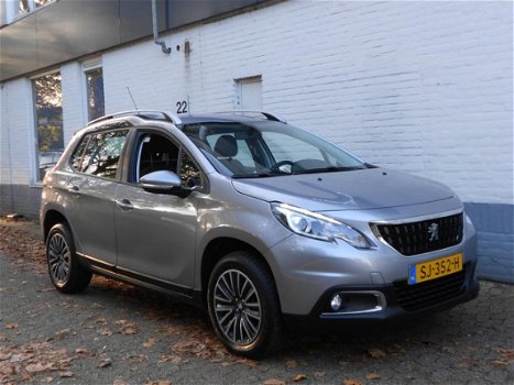 Peugeot 2008 - 1.2 PureTech 110pk Active met Navigatie en Parkeersensoren - 1