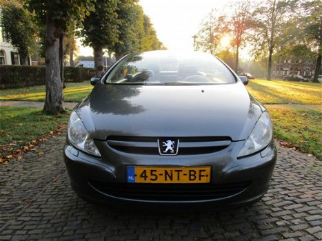 Peugeot 307 CC - 2.0-16V Automaat Climate/Cruisecontrol Leer Stoelverwarming Pdc Lichtmetalen Velgen - 1