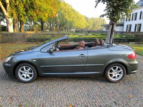 Peugeot 307 CC - 2.0-16V Automaat Climate/Cruisecontrol Leer Stoelverwarming Pdc Lichtmetalen Velgen - 1