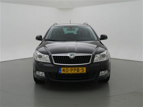 Skoda Octavia Combi - 1.2 TSI ELEGANCE + LEDER / NAVIGATIE COLUMBUS / XENON - 1