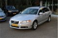 Volvo V70 - 2.0 Summum Automaat/Xenon/Trekhaak Incl Garantie - 1 - Thumbnail