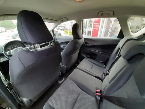 Toyota Verso S - 1.3 VVT-i 99pk Aspiration | LM Velgen, Parkeercamera, Airco - 1