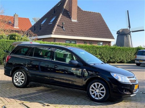 Opel Astra - 1.8 Temptation Aut. Navi Airco Cruise Trekhk NL-Auto NAP Dealeronderhouden - 1