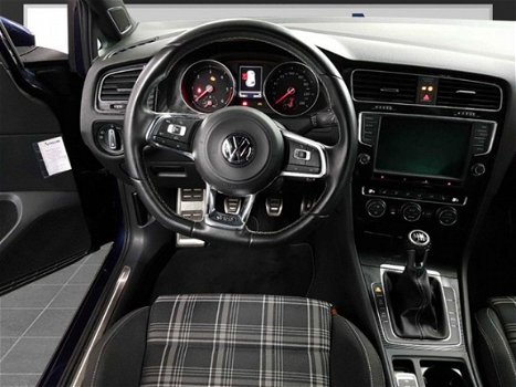 Volkswagen Golf - 2.0 TDI GTD Navigatie, Xenon, parkeersensoren, lichtmetalenvelgen - 1