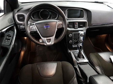 Volvo V40 - 2.0 D2 Summum Business Navigatie, Pdc, Sport Stoelen, Half leer, Ecc, Lv - 1