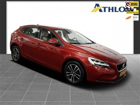 Volvo V40 - 2.0 D2 Nordic+ Navigatie, Xenon, parkeersensoren, lichtmetalenvelgen - 1