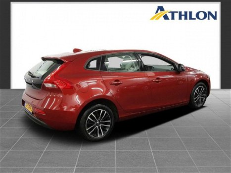 Volvo V40 - 2.0 D2 Nordic+ Navigatie, Xenon, parkeersensoren, lichtmetalenvelgen - 1